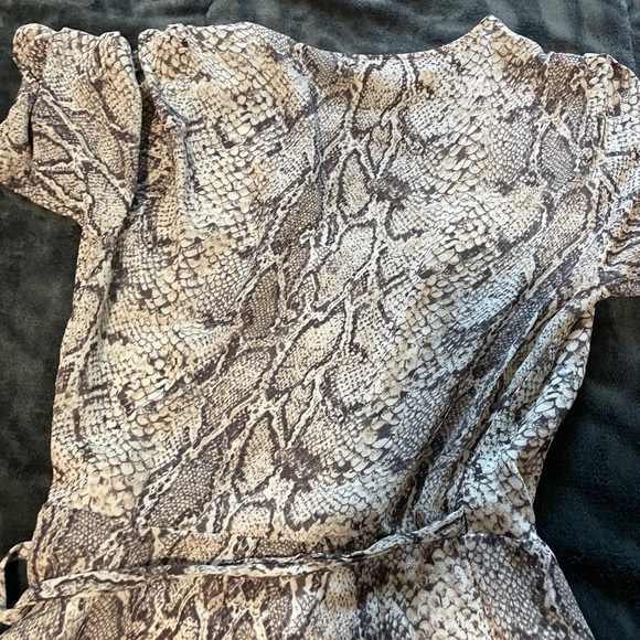 Reformation Short brown or white snake look and dress size small - Picture 4 of 5